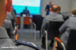 policjanci uczestniczący w konferencji