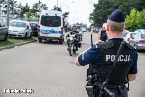policjanci w rejonie szykan