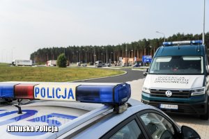 Radiowozy Policji i ITD.