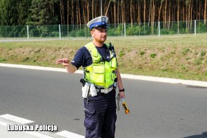 Policjant ruchu drogowego.
