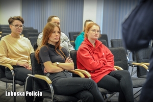 Studentki na warsztatach w Lubuskiej policji