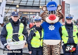 policjantka i maskotka LUPO
