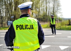 Policjanci w trakcie służby